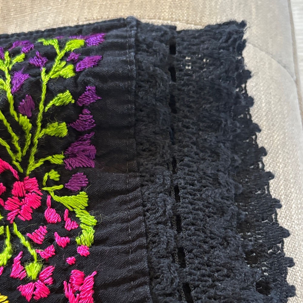 Vibrant Embroidered Women’s top - Picture 11 of 11